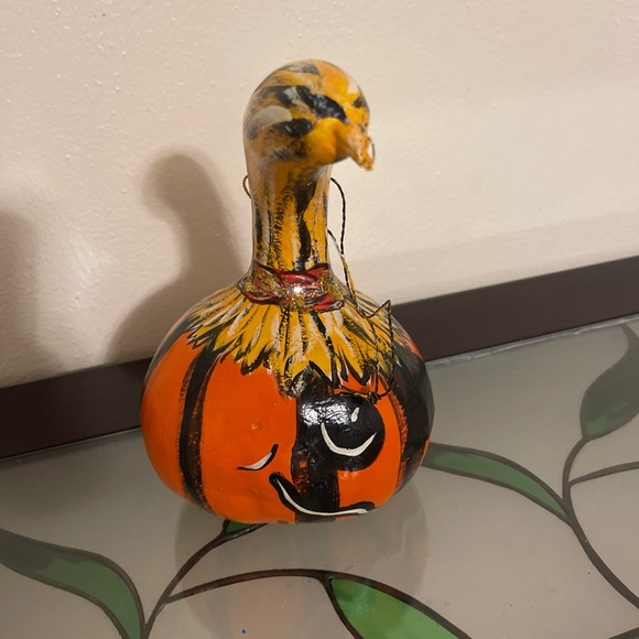 Handpainted Halloween GOURD Jack o
Lantern Scarecrow Pumpkin Signed - Picture 3 of 11